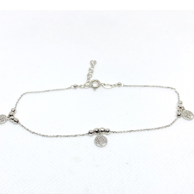 Sudraba ķēde uz kājas