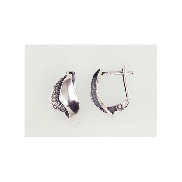 Sudraba auskari ar angļu slēdzēju