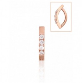 Auksinių auskarų vėrimas į bambą0