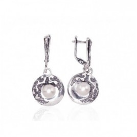 Sidabriniai auskarai ant cilindrinės spynos0