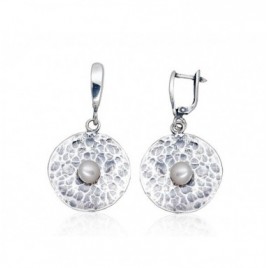 Sidabriniai auskarai ant cilindrinės spynos0