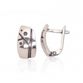 Sidabriniai auskarai ant cilindrinės spynos0