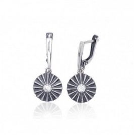 Sidabriniai auskarai ant cilindrinės spynos0