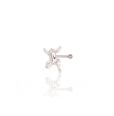 Sidabrinių auskarų vėrimas į nosį0