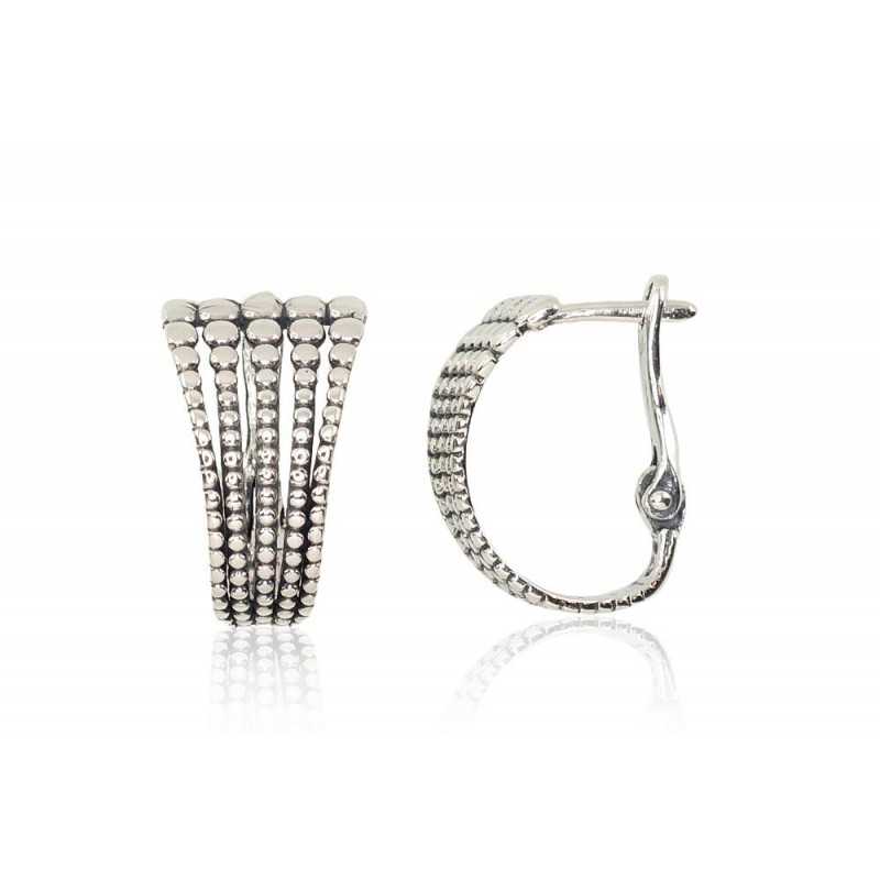 Sidabriniai auskarai ant cilindrinės spynos