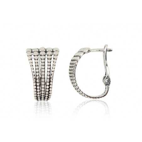 Sidabriniai auskarai ant cilindrinės spynos