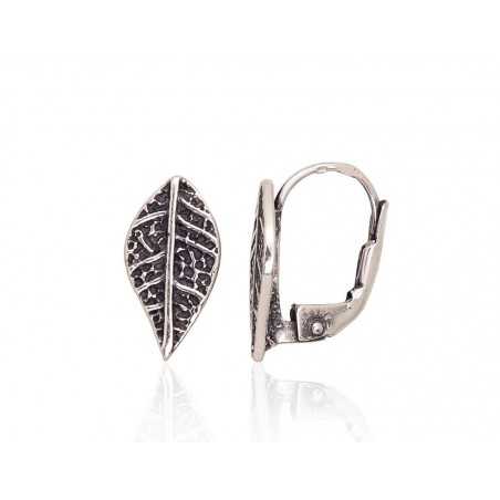 Sidabriniai auskarai ant cilindrinės spynos